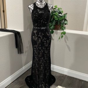 Women’s Black lace formal gown size 10